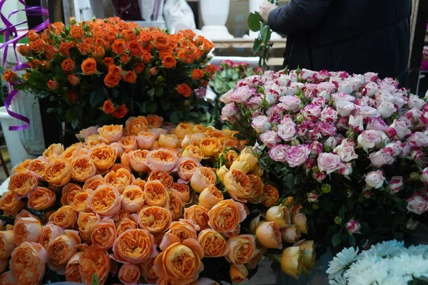 Almaty Kazakstan 2023 Olika Buketter Med Blommor Till Salu Före — Stockfoto
