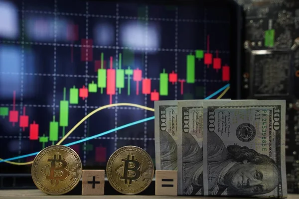 Almaty Kazajstán 2023 Monedas Bitcoin Billetes Cien Dólares Contexto Los —  Fotos de Stock