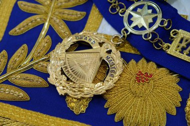 Almaty, Kazakistan - 07.26.2018: Tören kıyafetleri için Masonluğun çeşitli sembolleri.