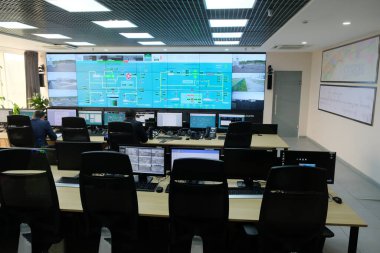 Almaty, Kazakistan - 04.25.2018: Kazak-Çin doğalgaz boru hattı AGP 'nin kontrol merkezi.