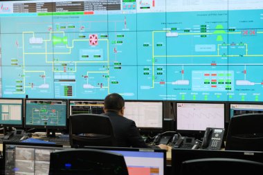 Almaty, Kazakistan - 04.25.2018: Kazak-Çin doğalgaz boru hattı AGP 'nin kontrol merkezi.
