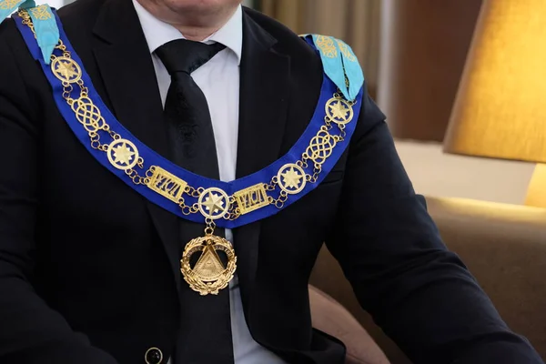 Almaty, Kazakistan - 07.26.2018: Tören kıyafetleri için Masonluğun çeşitli sembolleri.