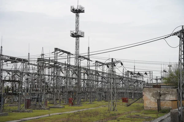 Almaty Kasachstan 2023 Stromleitungen Mit Spulen Und Stabilisatoren Heizwerk — Stockfoto