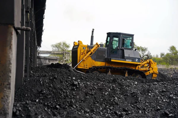 Almaty Kazachstán 2023 Extraktor Sbírá Uhlí Při Skladování Teplárně — Stock fotografie