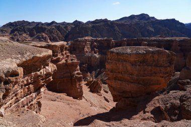 Charyn Kanyonu. Kaleler Vadisi. Ulusal Doğa Parkı.