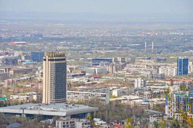 Almaty, Kazakistan - 04.07.2025: Kazakistan otelinin manzarası ve şehrin farklı mimarisi.