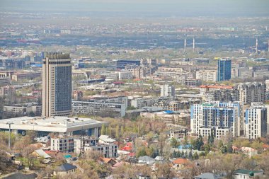 Almaty, Kazakistan - 04.07.2025: Kazakistan otelinin manzarası ve şehrin farklı mimarisi.
