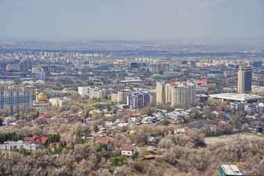 Almaty, Kazakistan - 04.07.2025: Kazakistan otelinin manzarası ve şehrin farklı mimarisi.