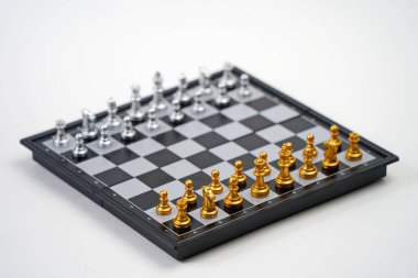 Parçalı bir satranç tahtası. Strateji, iş dünyası, siyasi oyunlar ve diplomasi.