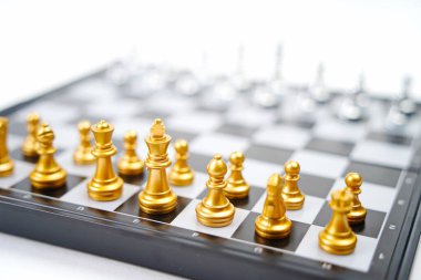 Parçalı bir satranç tahtası. Strateji, iş dünyası, siyasi oyunlar ve diplomasi.