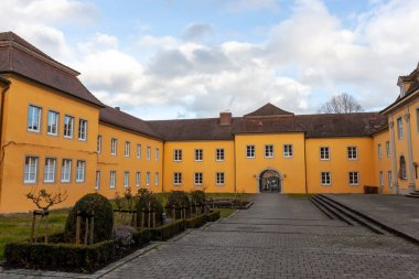 MEERSBURG, ALMANY - 12 Mart 2023 Meersburg Eyalet Şaraphanesi. Avlu, 12 Mart Pazar, orada kimse yok.
