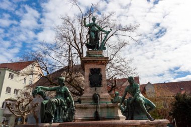 LINDAU, GERMANY - 2 Nisan 2023: Reichsplatz 'da Lindavia Çeşmesi