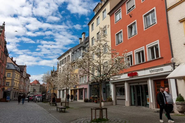 Lindau Deutschland April 2023 Menschen Schlendern Durch Die Lindauer Hauptstraße — Stockfoto