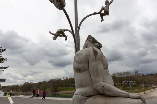 Pfullendorf Germany Апреля 2023 Скульптура Питера Ленка Фонтан Молодости Seepark — стоковое фото