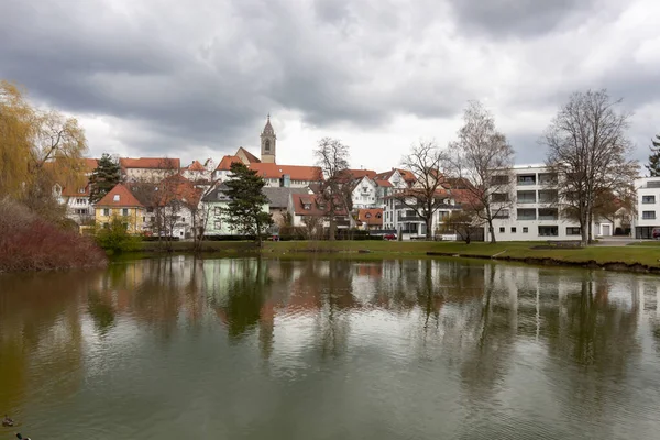 Μια Μικρή Λίμνη Κοντά Στην Παλιά Πόλη Στο Pfullendorf Γερμανία Φωτογραφία Αρχείου