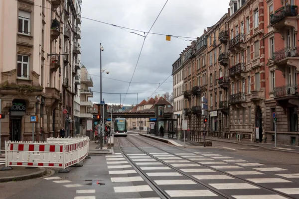 法国斯特拉斯堡 2023年1月5日 法国斯特拉斯堡一个风景如画的小镇的街道 — 图库照片