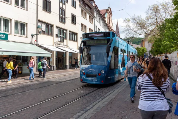Freiburg Γερμανια Μαΐου 2023 Τραμ Στο Δρόμο Στο Φράιμπουργκ Μάιο — Φωτογραφία Αρχείου