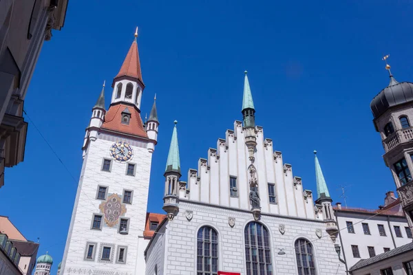 1300 Luvun Goottilainen Kaupungintalo Kellotorneineen Lelumuseoineen München Baijeri Saksa — kuvapankkivalokuva