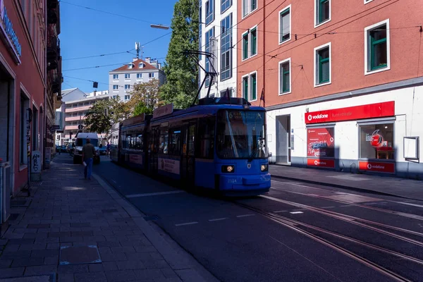 ミュンヘン ドイツ 2022年8月23日 ミュンヘンの旧市街での典型的な電気トラム — ストック写真
