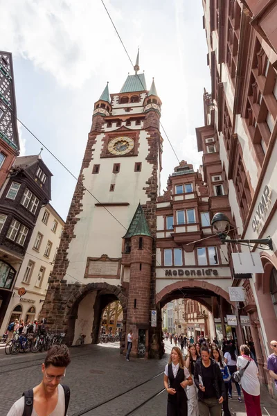 Freiburg Alemanha Maio 2023 Imagem Transeuntes Caminhando Pela Rua Centro — Fotografia de Stock