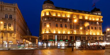 VIENNA, AUSTRIA - 15 Nisan 2023 Viyana, Avusturya 'daki Schwarzenbergplatz' da