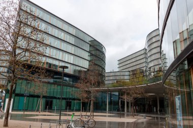 VIENNA, AUSTRIA - 15 Nisan 2023 Viyana, Avusturya 'daki Schwarzenbergplatz' da