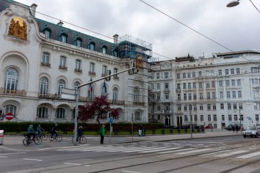 VIENNA, AUSTRIA - 15 Nisan 2023 Viyana, Avusturya 'daki Schwarzenbergplatz' da