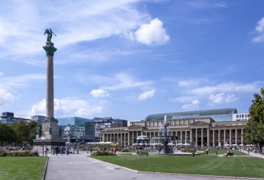 STUTTGART, GERMANY - 29 AĞUSTOS 2022 Stuttgart Meydanı