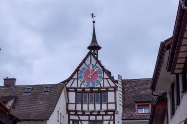 Ortaçağ duvar saati, Untertor (alt geçit), Stein am Rhein, Schaffhausen, İsviçre