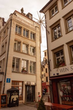 St. GALLEN, SWitness ZERLAND - 3 Ocak 2024 St. Gallen sokakları. Charming şehri ve İsviçre 'deki Unesco miras siteleri.