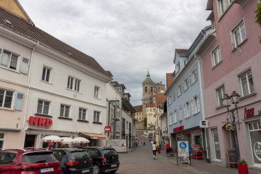 Weingarten, Almanya - 27 Temmuz 2023 Weingarten sokaklarında, Baden Wuerttemberg
