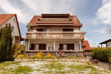 HAGNAU, GERMANY - 29 Mart 2024 Hagnau sokaklarında