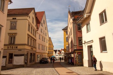 Bad Waldsee, Almanya - 22 Mart 2024 Kötü Waldsee 'nin dar sokaklarında