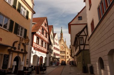 Bad Waldsee, Almanya - 22 Mart 2024 Kötü Waldsee 'nin dar sokaklarında