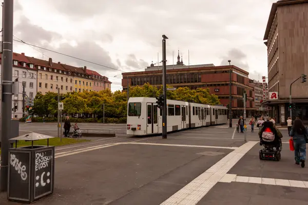 WURZBURG, Almanya - 19 Mayıs 2024: Wurzburg 'daki Ana Demiryolu İstasyonu