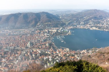 Como City ve Como Gölü 'nün Panoraması. Manzara Brunate, Lombardy, İtalya