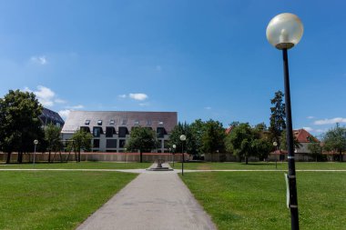 WIBLINGEN, ALMANY - 28 Temmuz 2024: Wiblingen Manastırı yakınlarındaki Hofgarten, Ulm Şehri