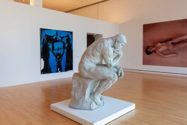 STRASBOURG, FRANCE - 21 Eylül 2024: Rodin 'in The Thinker ve diğer sergileri Strasbourg Modern Sanat Müzesi' nde