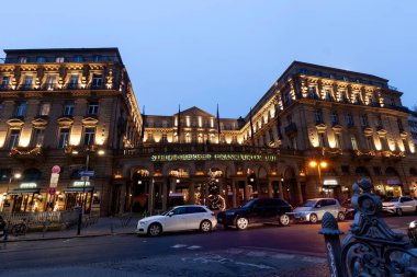 FRANKFURT (MAIN), Almanya - 1 Aralık 2024: Frankfurt, Almanya 'da lüks bir otel olan Steigenberger Frankfurter Hof