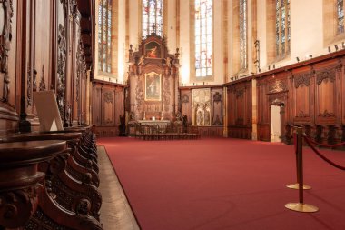COLMAR, FRANCE - SEPTEMBER 20, 2024: Fransa 'nın Colmar kentindeki St. Martin Koleji Kilisesi' nin İçişleri