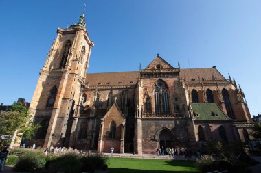 COLMAR, FRANCE - SEPTEMBER 20, 2024: Colmar, Fransa 'da Üniversite Saint-Martin (St. Martin Koleji Kilisesi)