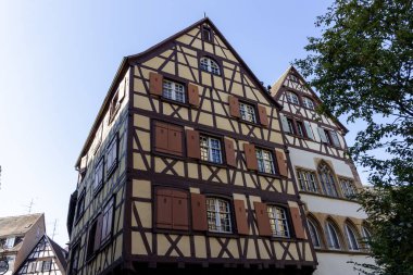 Fransa, Colmar 'da yarı keresteli evler