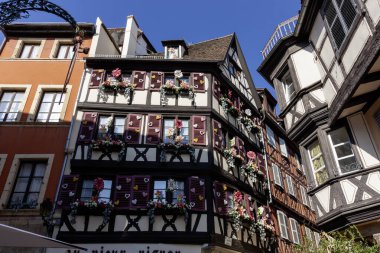 COLMAR, FRANCE - 20 EYLÜL 2024: Fransa 'nın Colmar şehrinde 