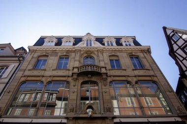 COLMAR, FRANCE - 20 EYLÜL 2024: Colmar, Fransa 'daki Maisons du Monde mağazası