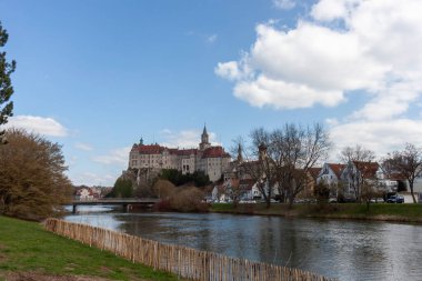 Tuna 'daki Sigmaringen' deki Hohenzollern Kalesi. Almanya, Baden Wuerttemberg