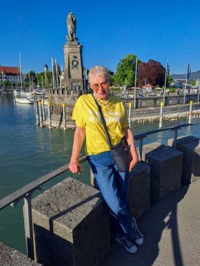 Turizm içeriği illüstrasyonu. Bodensee 'deki Harbour manzarası çok güzel. Lindau, Almanya 'da Tatil