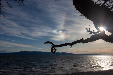 Constance Gölü üzerinde güneş köpeği (parhelion) fenomeni (Bodensee)