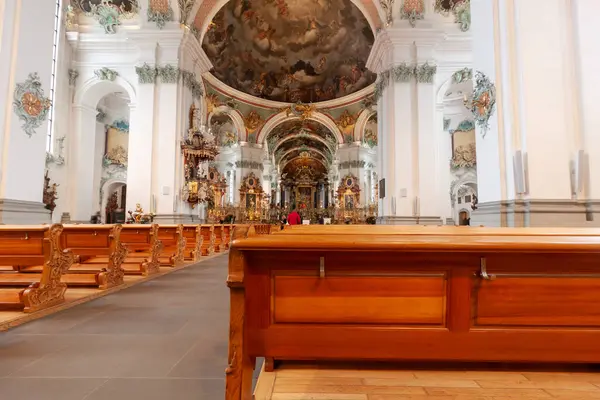 St. Gallen Katedrali 'nin (Saint Gall Manastırı) dekoratif organ ve tavan fresklerinin yer aldığı iç mekanı.