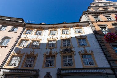 KONSTANZ, GERMANY - 24 EPTEMBER 2023: Konstanz (Constance), Almanya 'da parlak güneş ışığı altında yıkanan 