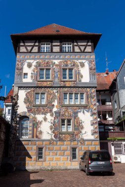 KONSTANZ, GERMANY - 24, 2023 SEPTEMBER: Açık mavi gökyüzü altında, Almanya 'nın Konstanz (Constance) şehrinde tarihi 